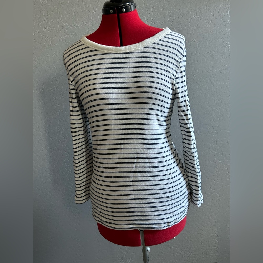 Old Navy Striped Long Sleeve Sweater Woman’s size medium